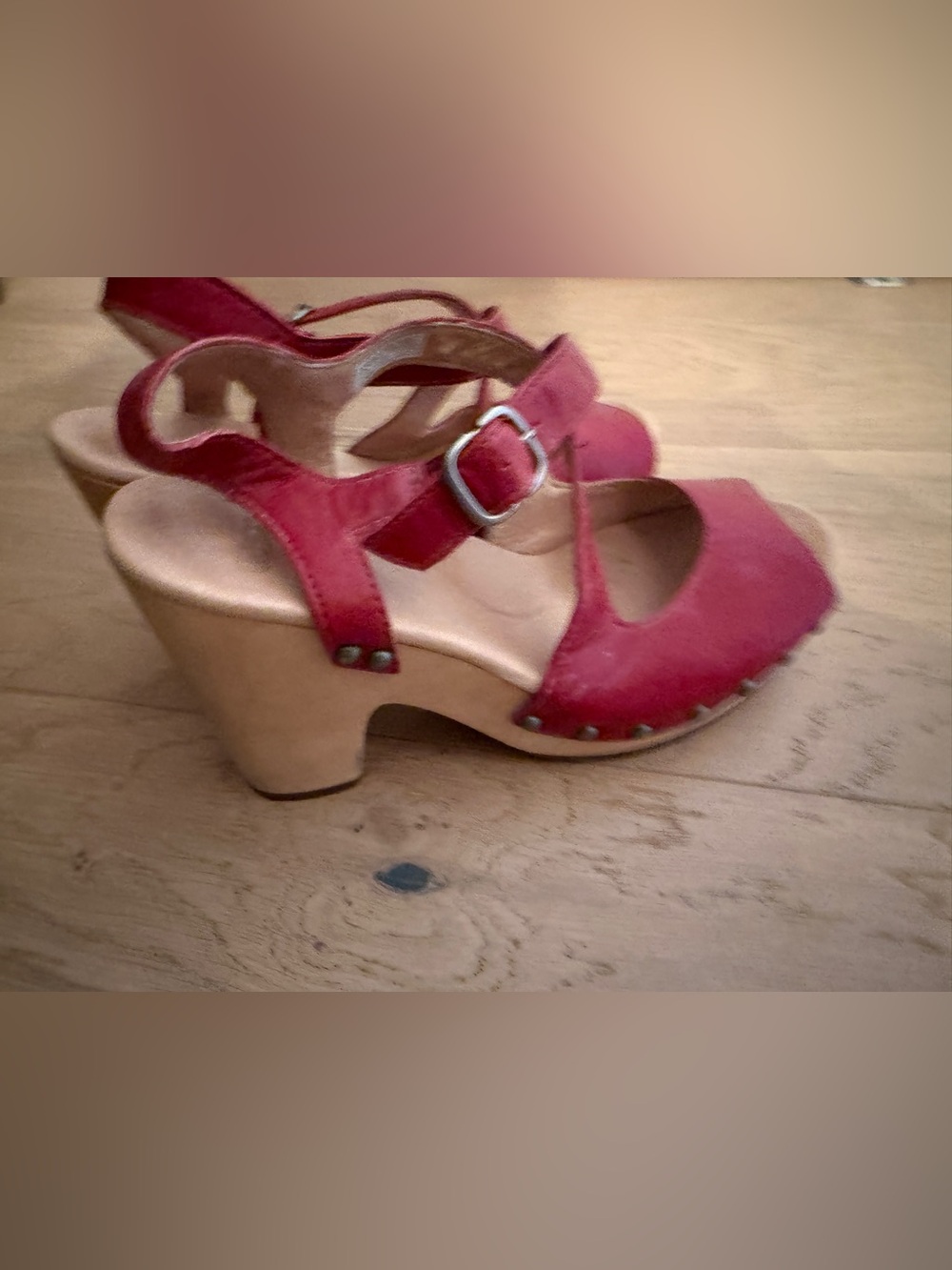 UGG NADIA RED WOODEN HEELS PLATFORM CLOG SANDALS SIZE 8